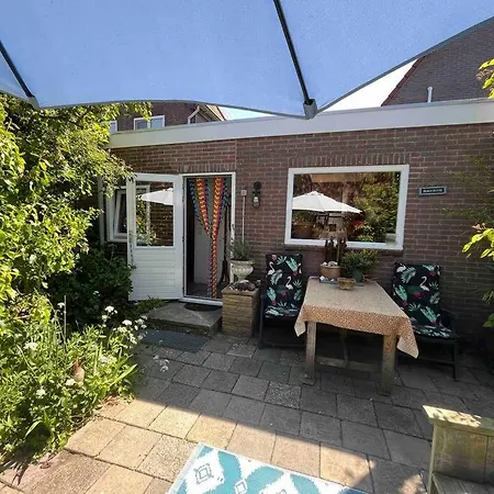 Holiday home De Bollenschuur