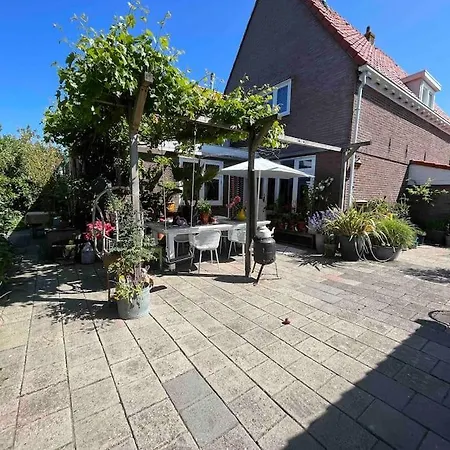 Feriehus De Bollenschuur *