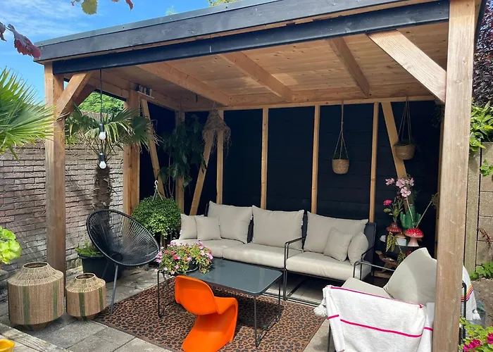 Holiday home De Bollenschuur